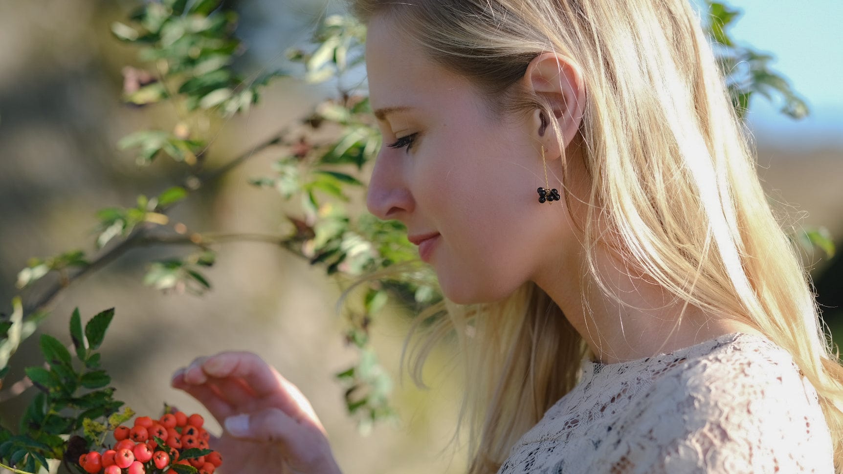Blackberries oorbellen met onyx - Dona Aurora