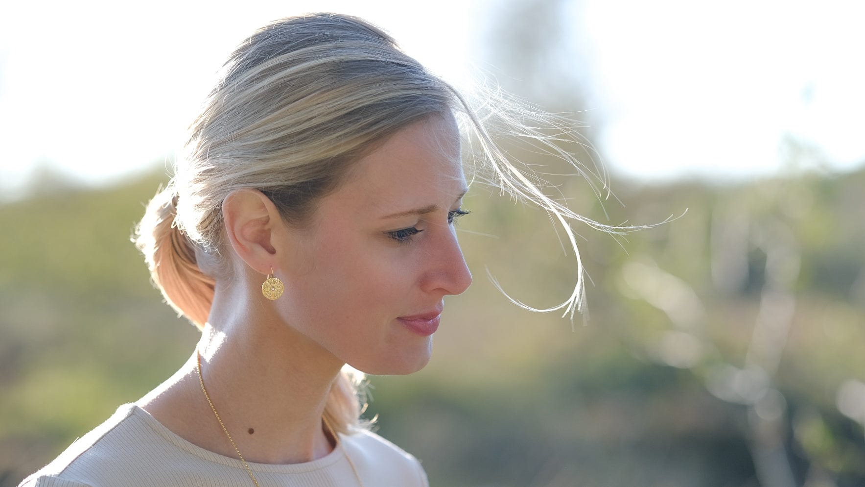 Gouden filigraan oorbellen met zirkonia - Dona Aurora