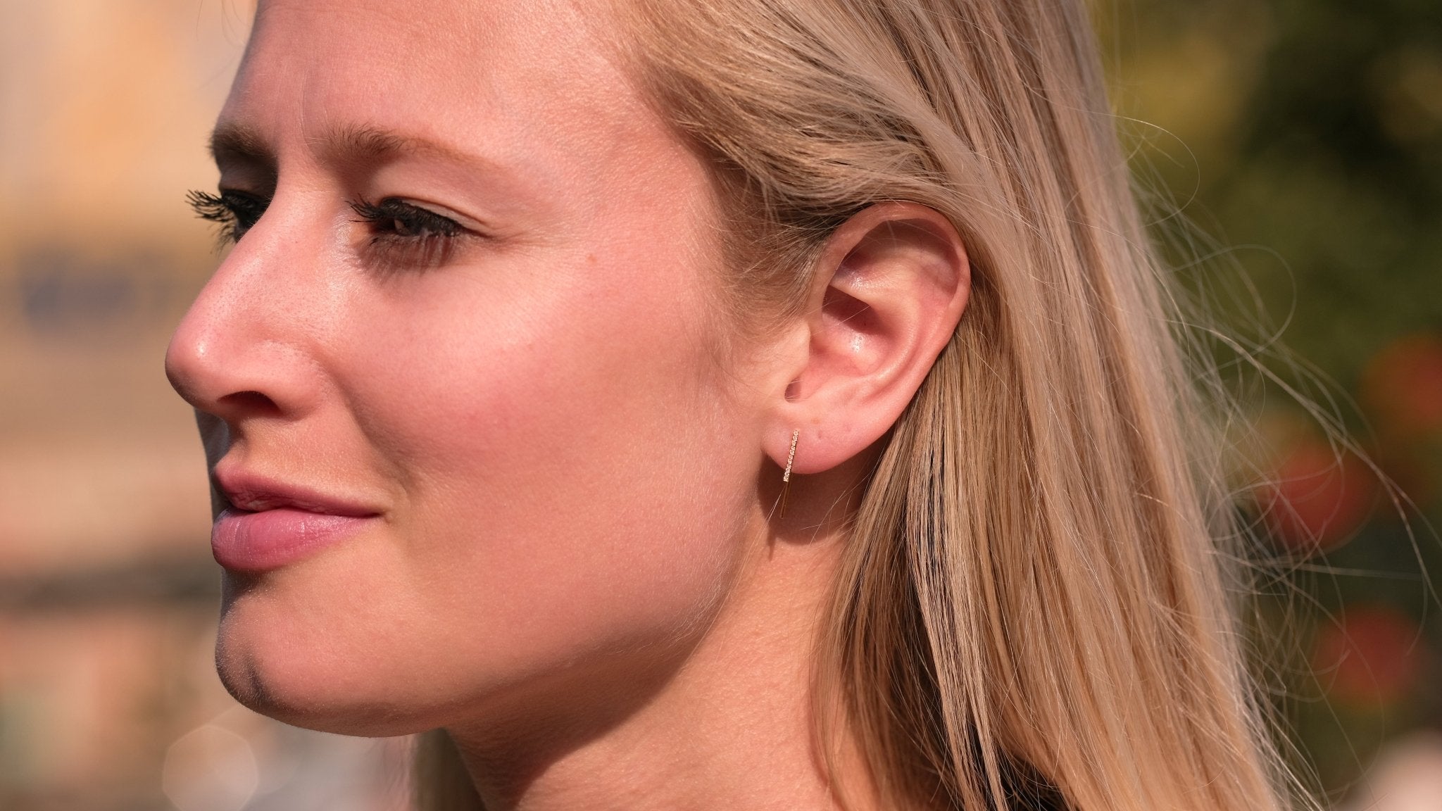 Gouden staafjes oorbellen met diamanten - Dona Aurora