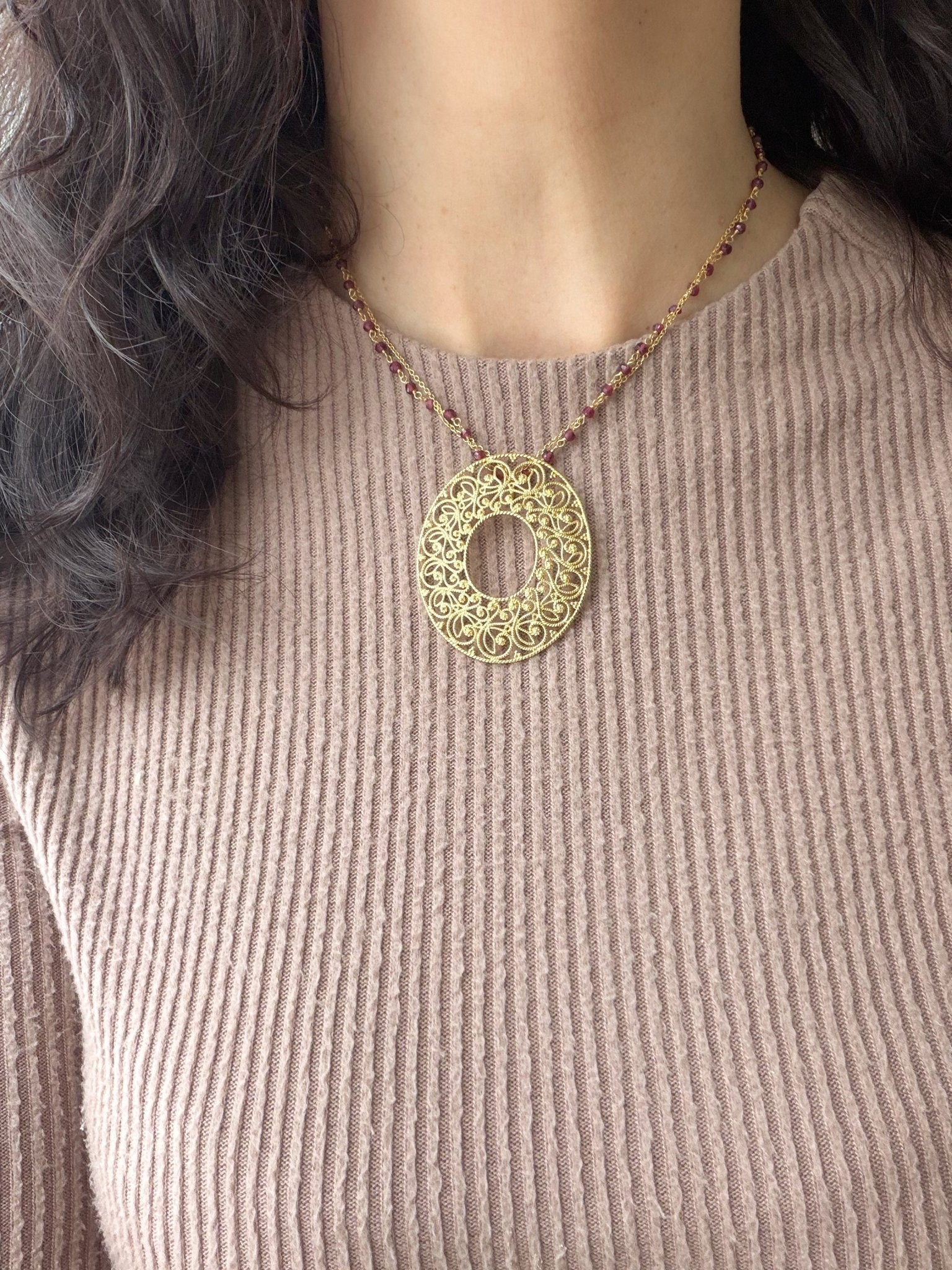 Ketting met filigraan en edelstenen - Dona Aurora