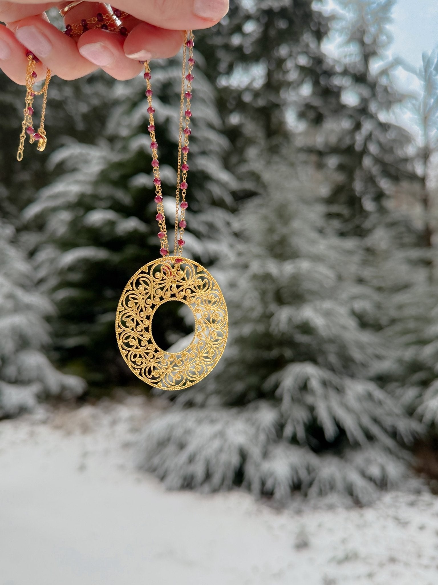 Ketting met filigraan en edelstenen - Dona Aurora