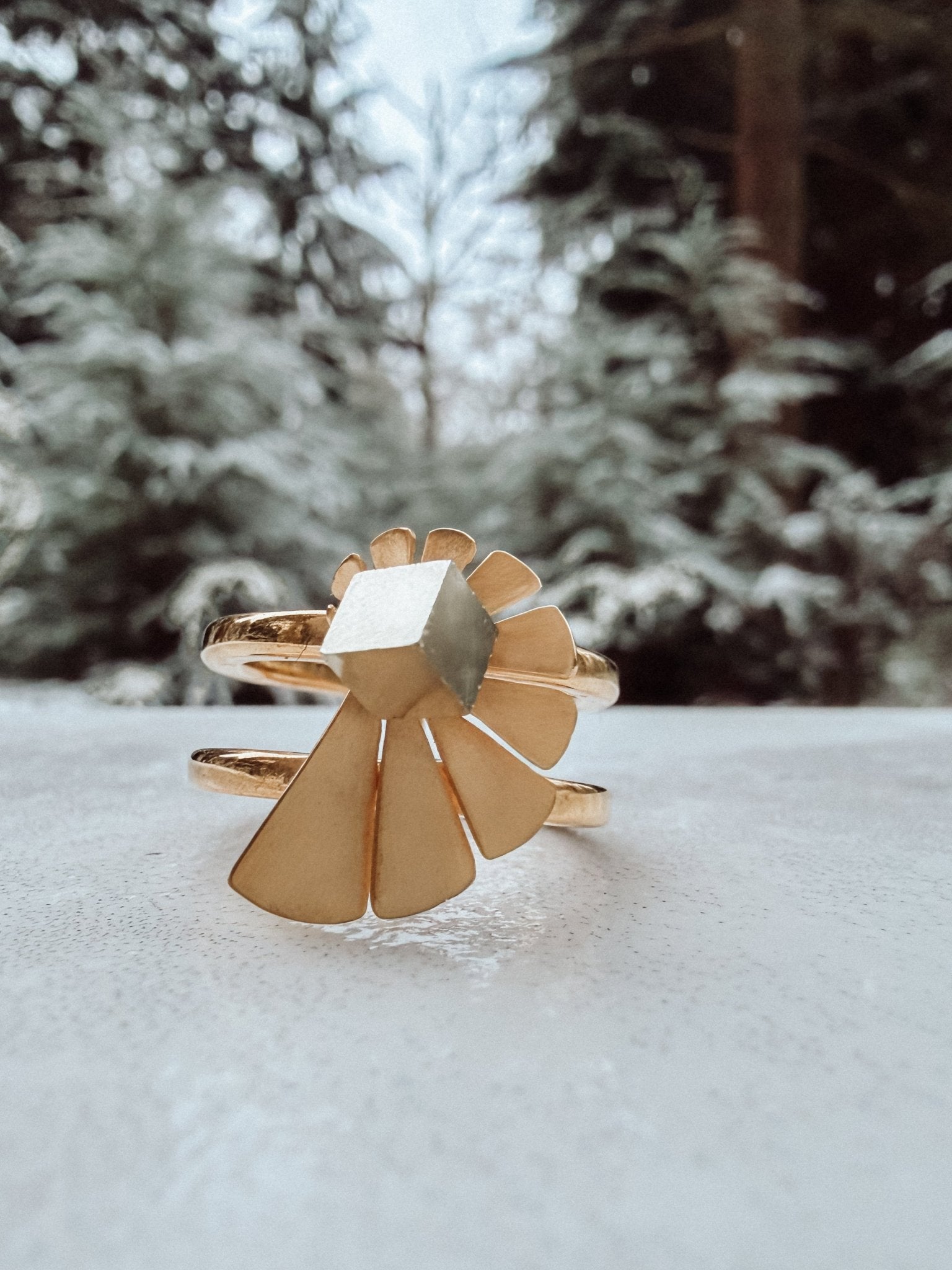 Vergulde designer ring met pyriet - Dona Aurora