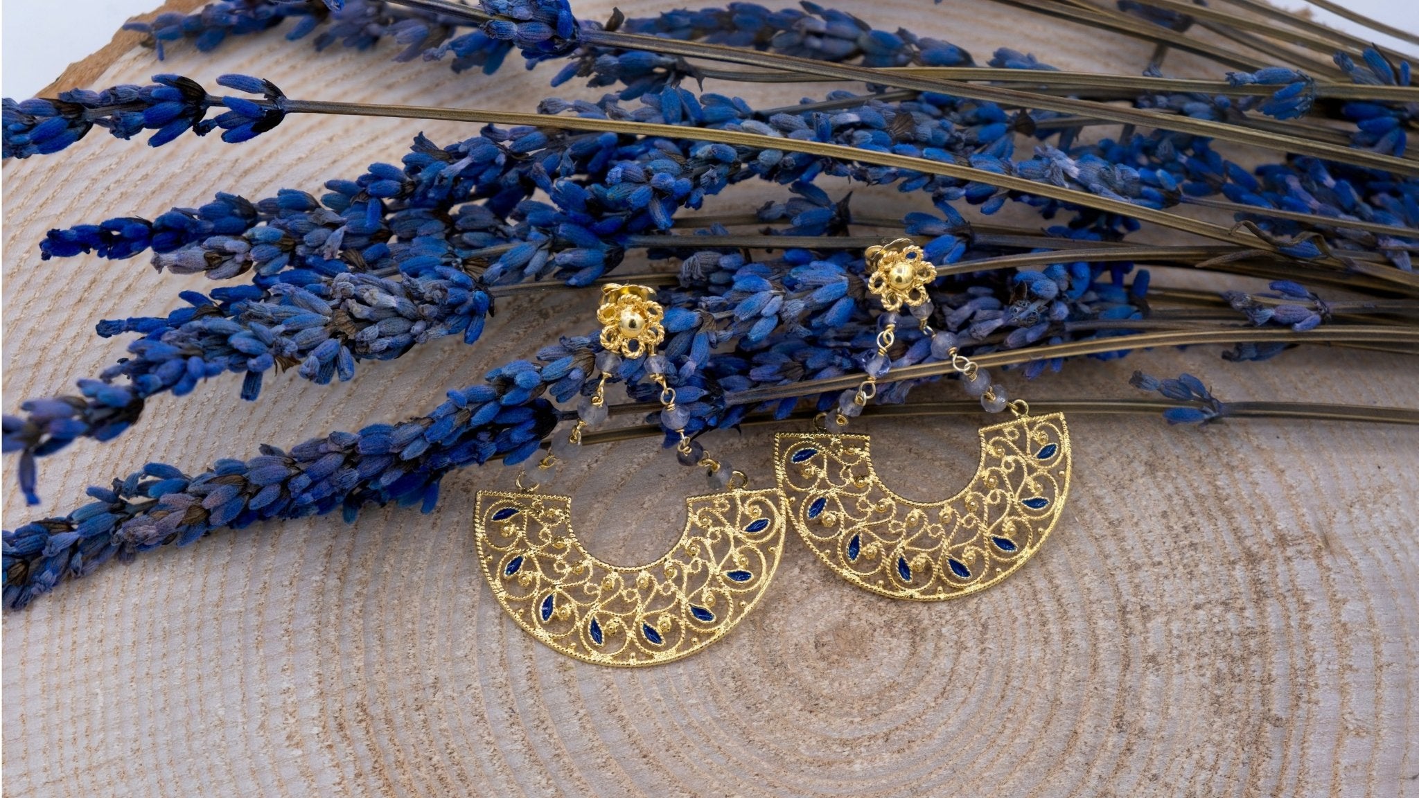 Filigraan oorbellen met loliet - Dona Aurora