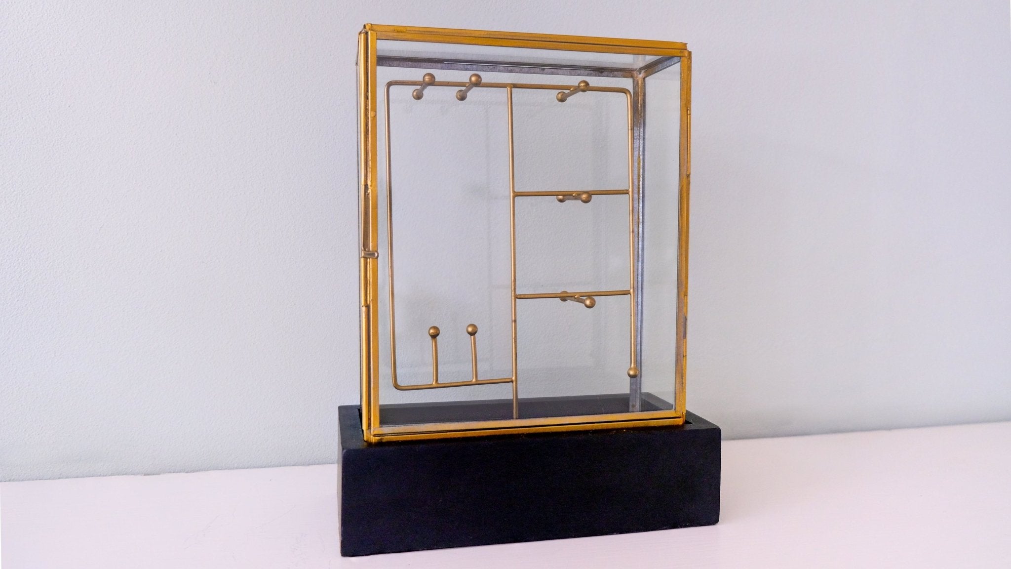 Glazen sieradendoos op zwarte houten voet - Dona Aurora