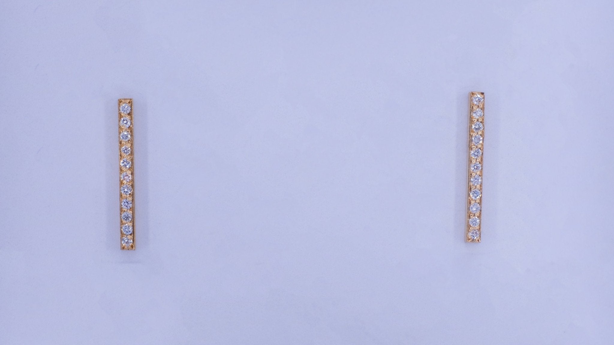 Gouden staafjes oorbellen met diamanten - Dona Aurora