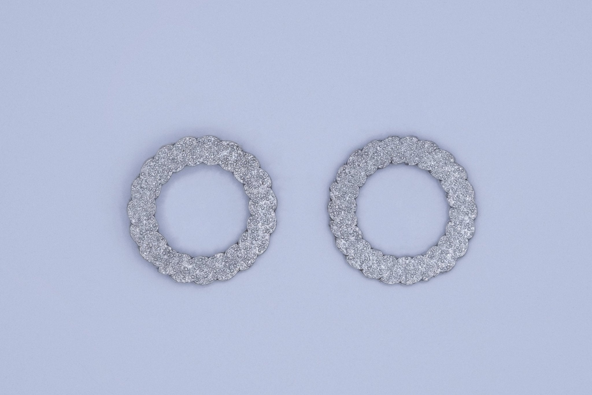 Ronde, zilveren oorbellen - Dona Aurora