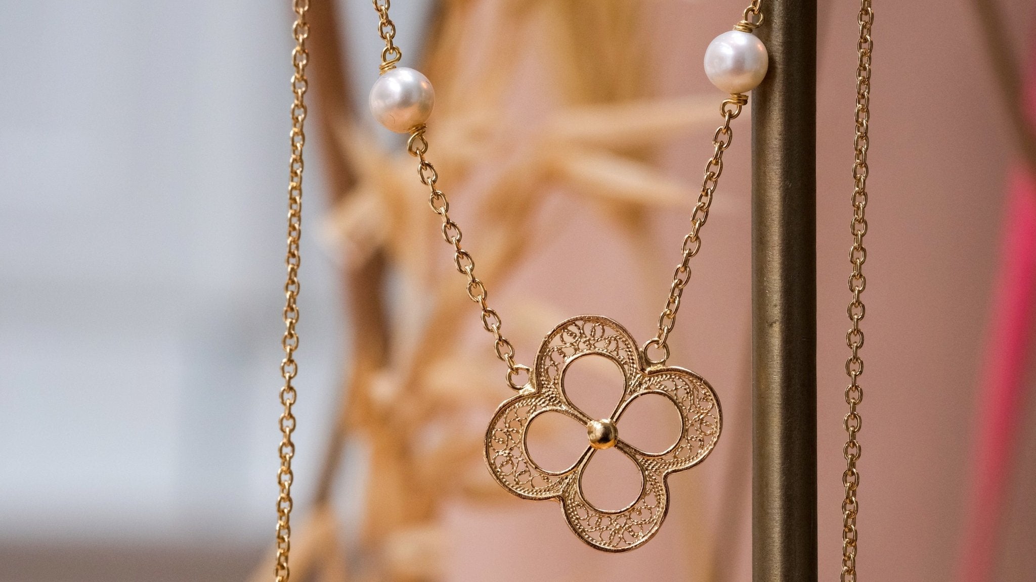 Vergulde ketting met filigraan en parels - Dona Aurora