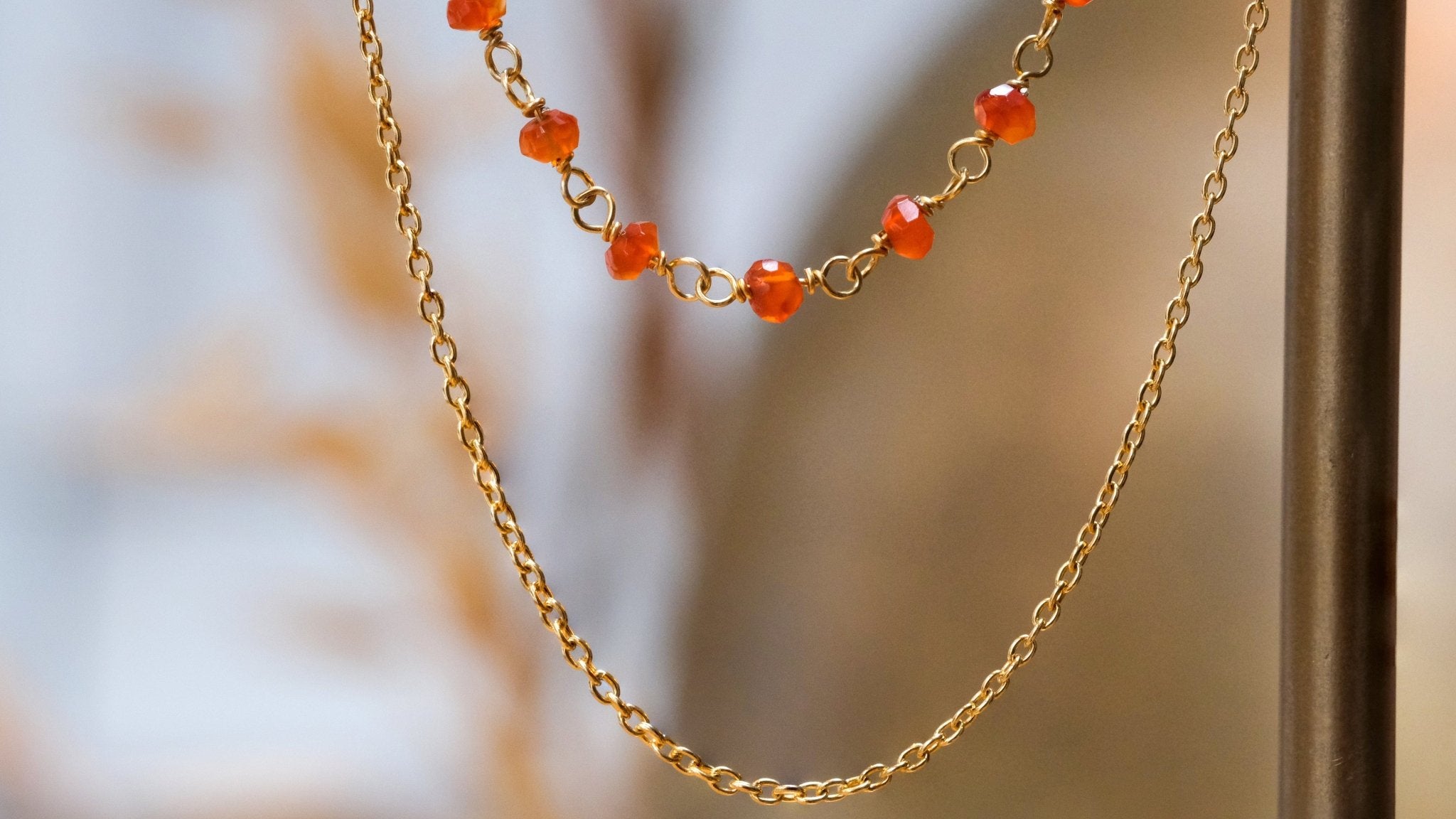 Vergulde korte ketting met carneool edelstenen - Dona Aurora