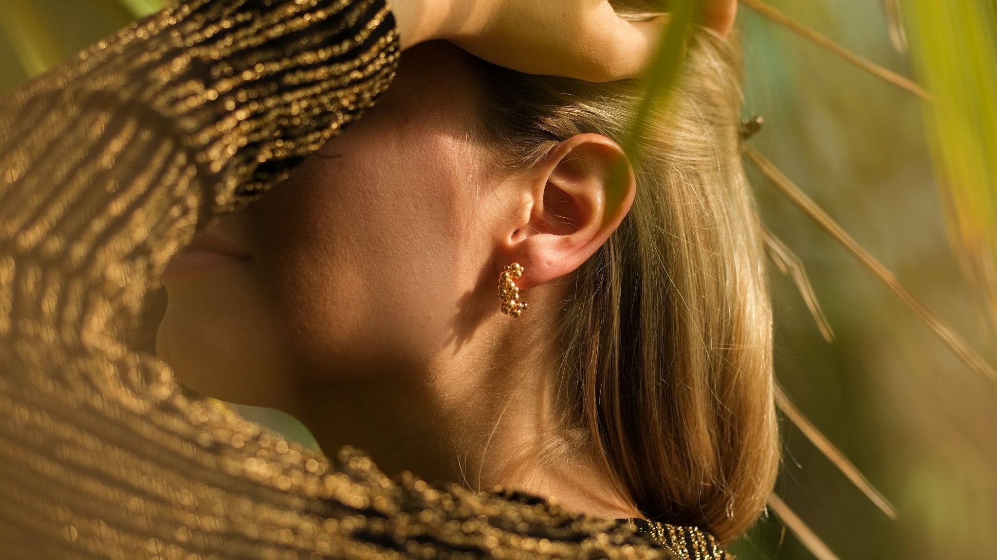 Vergulde oorringen met bubbels - Dona Aurora