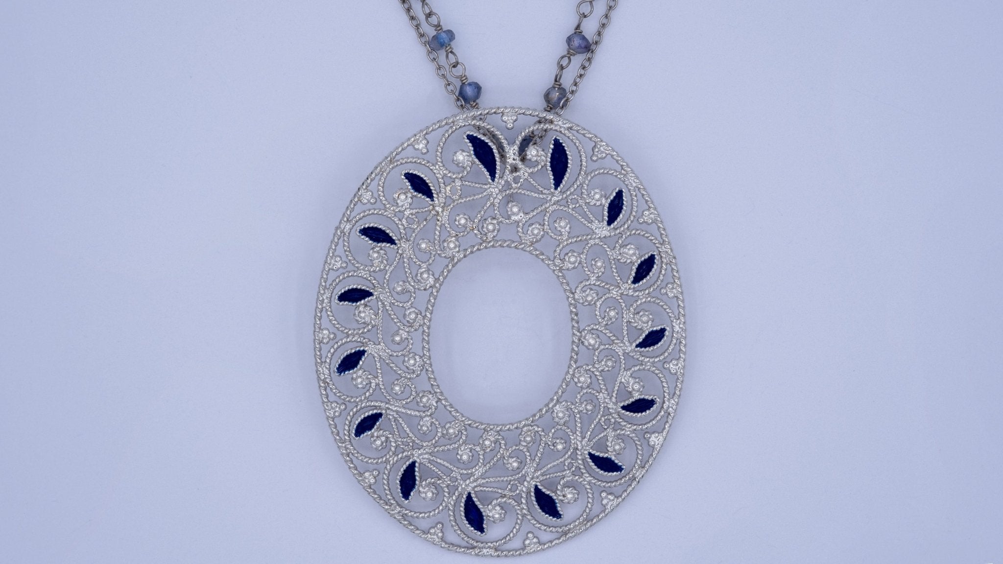 Zilveren ketting met filigraan en edelstenen - Dona Aurora