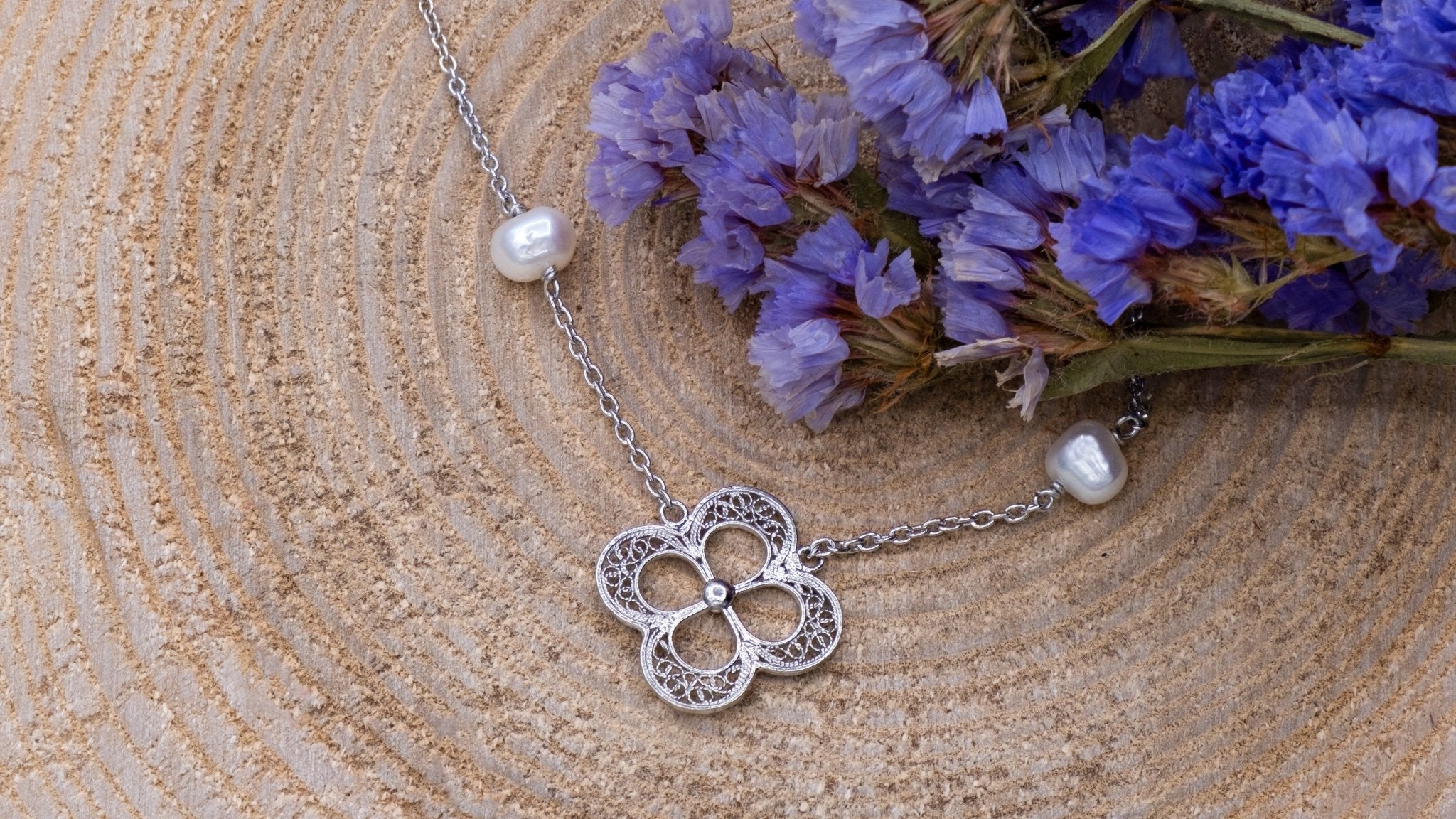 Zilveren ketting met filigraan en parels - Dona Aurora