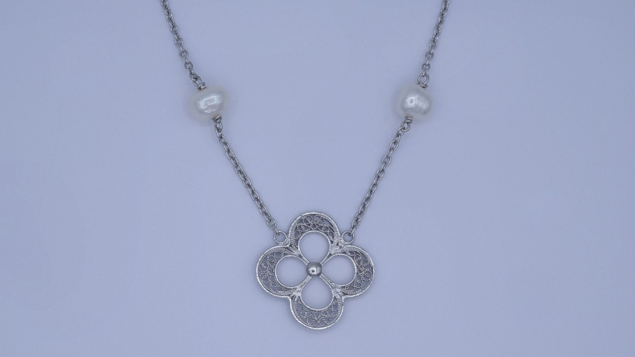 Zilveren ketting met filigraan en parels - Dona Aurora