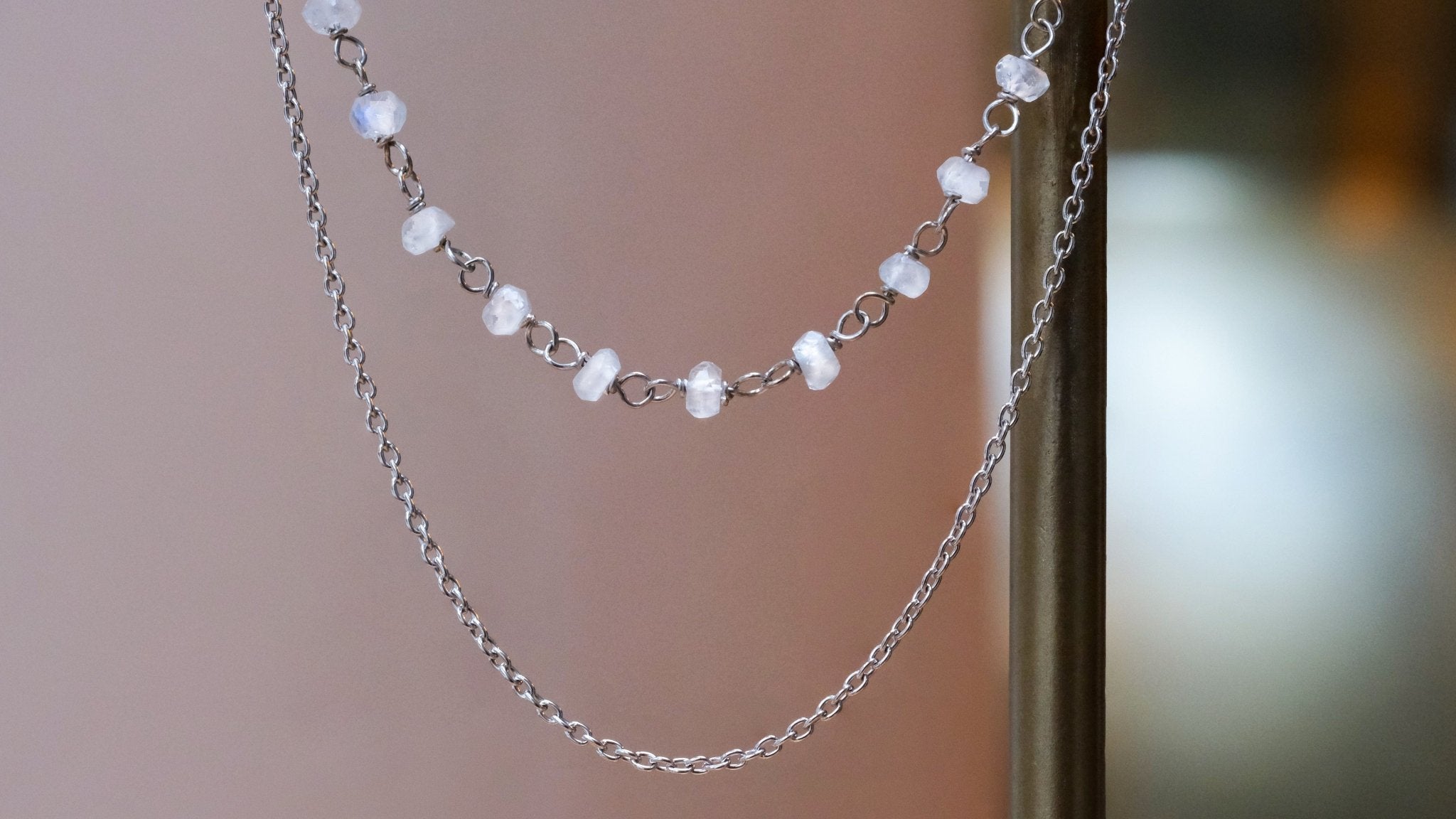 Zilveren korte ketting met maansteen - Dona Aurora