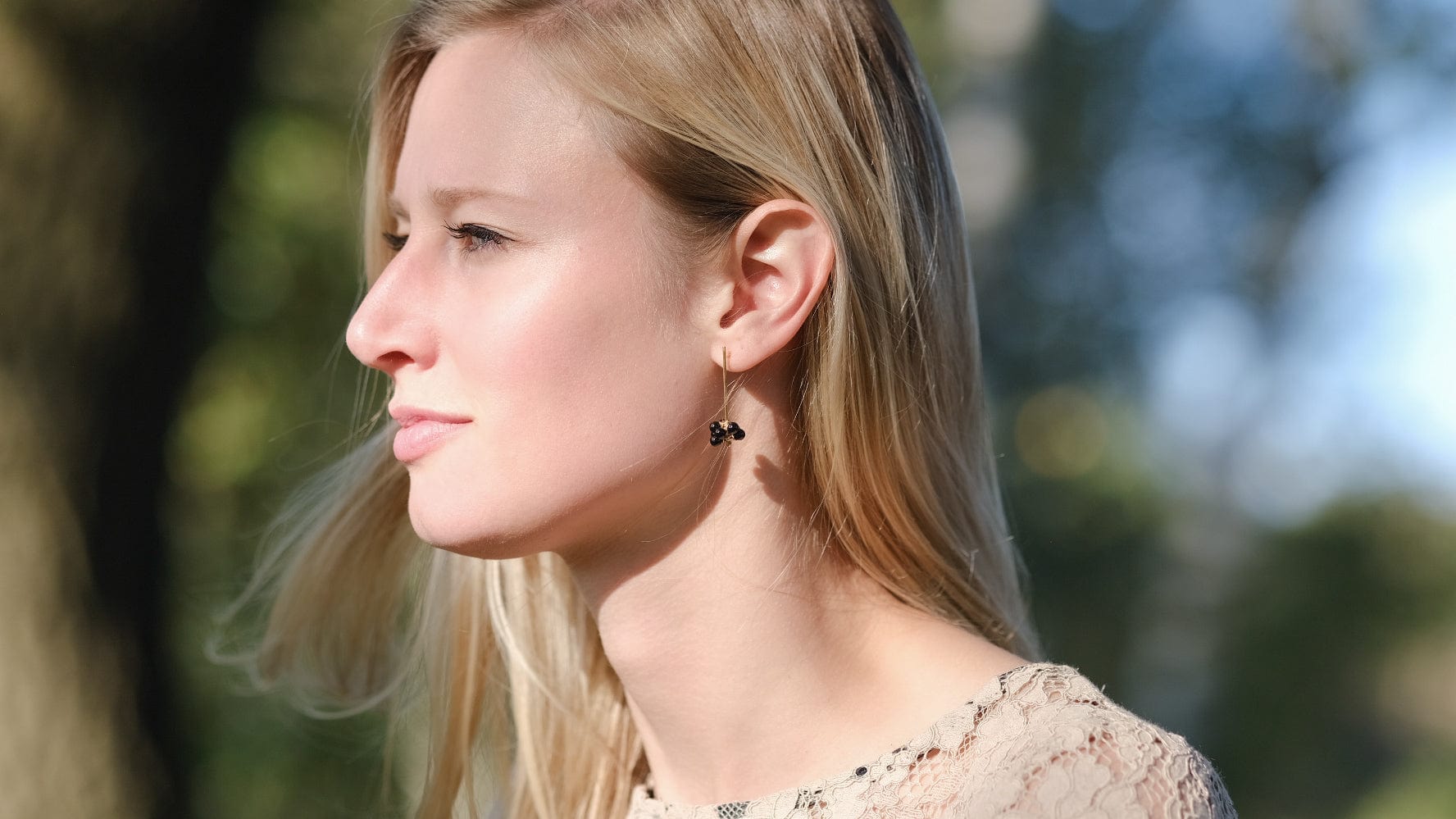 Blackberries oorbellen met onyx - Dona Aurora