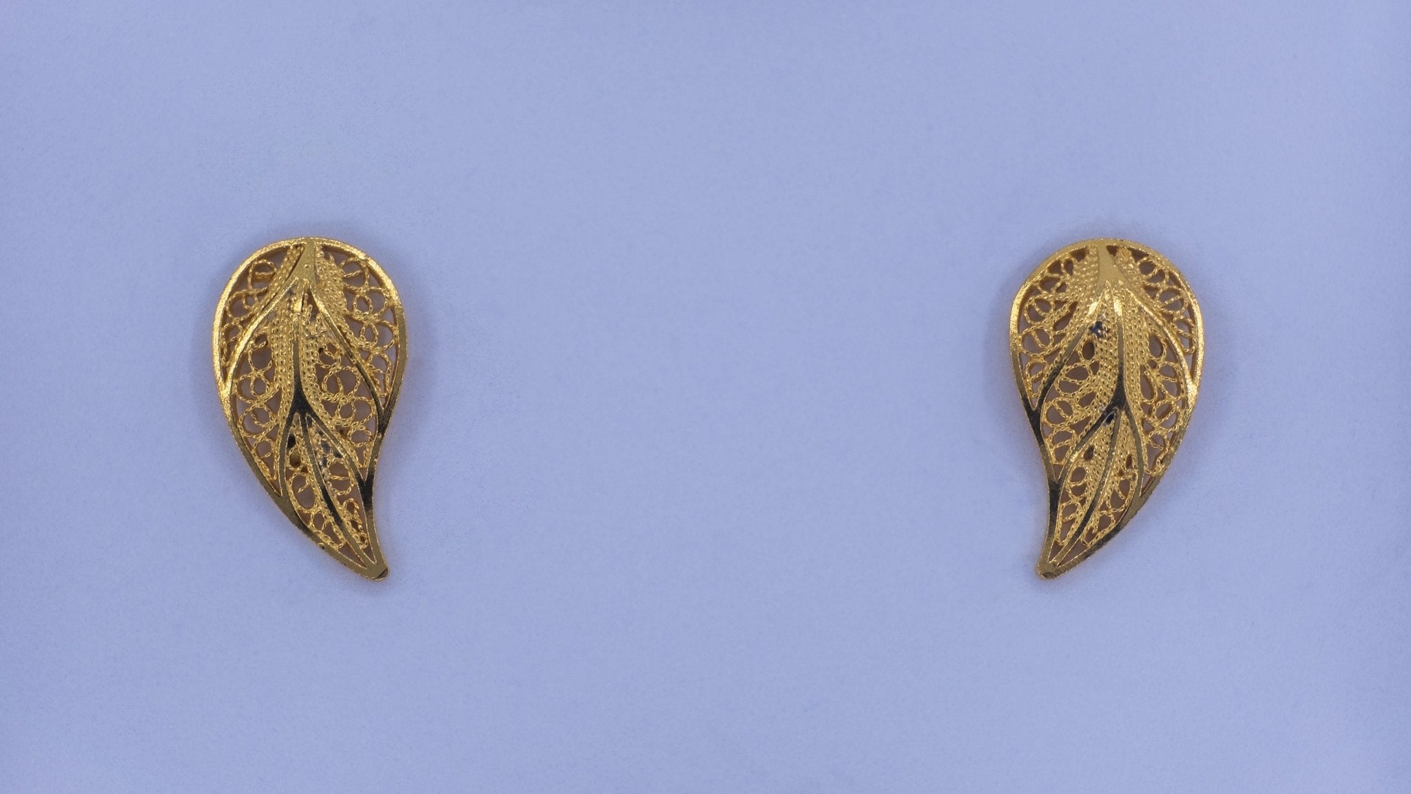 Gouden filigraan blaadjes oorbellen - Dona Aurora