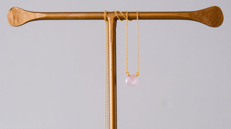 Tear drop ketting met aardbeienkwarts Sopro