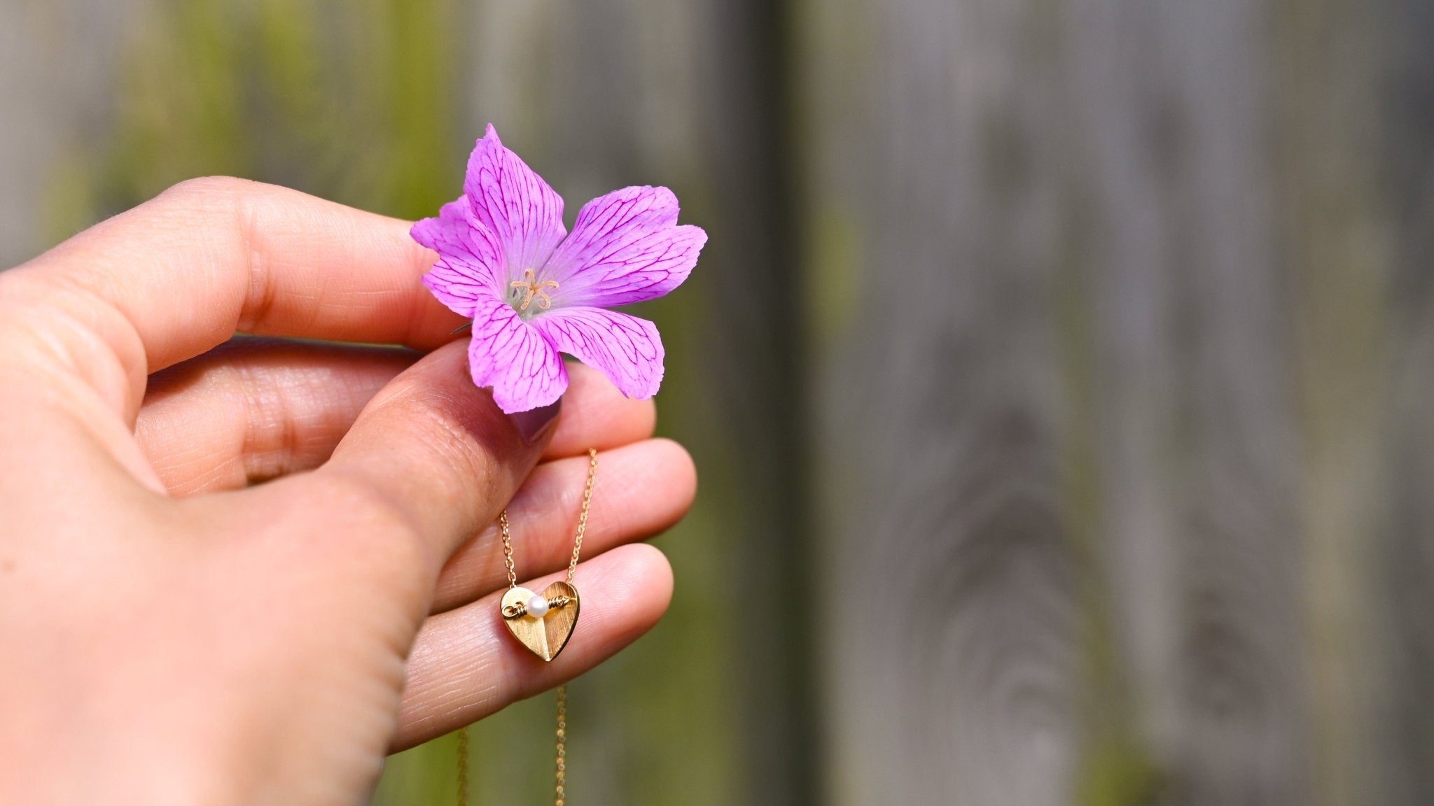 Vergulde ketting met hart en parel - Dona Aurora