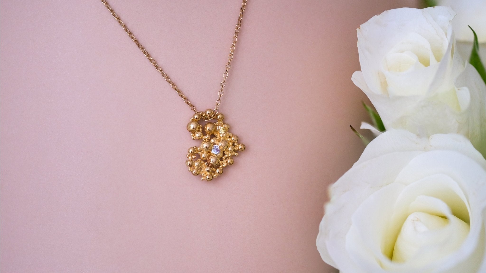 Vergulde ketting met hartje en zirkonia’s - Dona Aurora